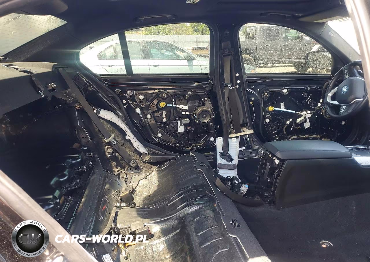 2022 BMW 330E VIN:3MW5P7J03N8C74487 - 10