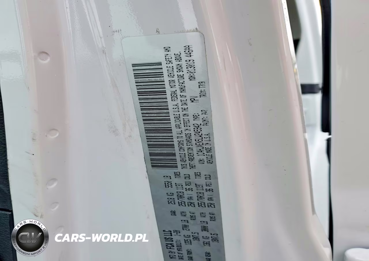 2020 Jeep Wrangler Unlimited Sahara VIN:1C4HJXEN5LW245942 - 14