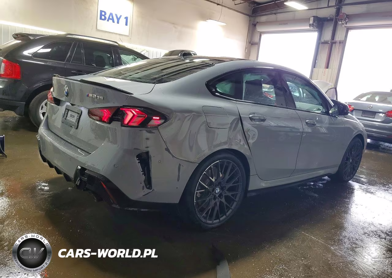 2026 BMW M235Xi VIN:WBA33GG03T7V05994 - 3