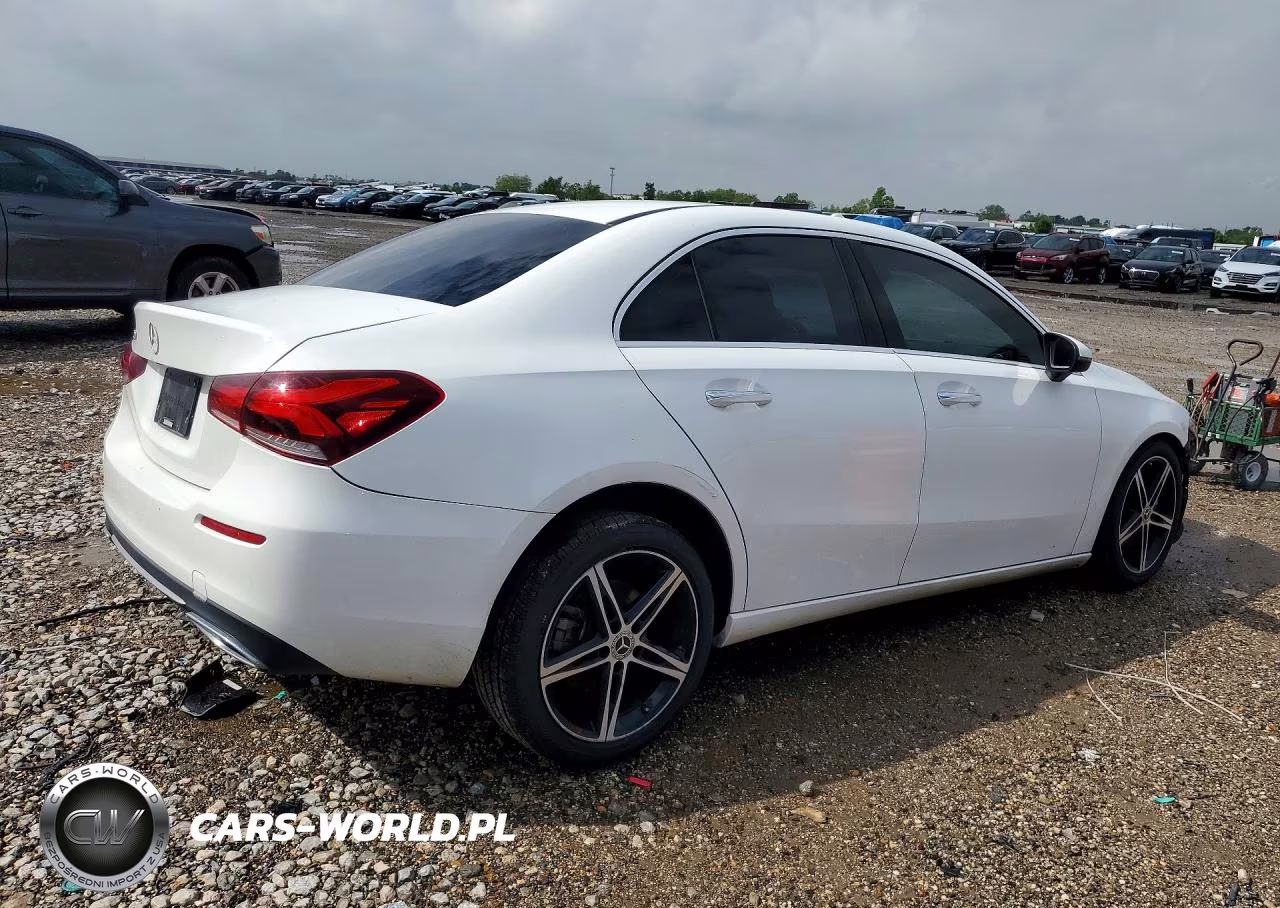 2019 Mercedes-Benz A 220 VIN:WDD3G4EB6KW000620 - 3