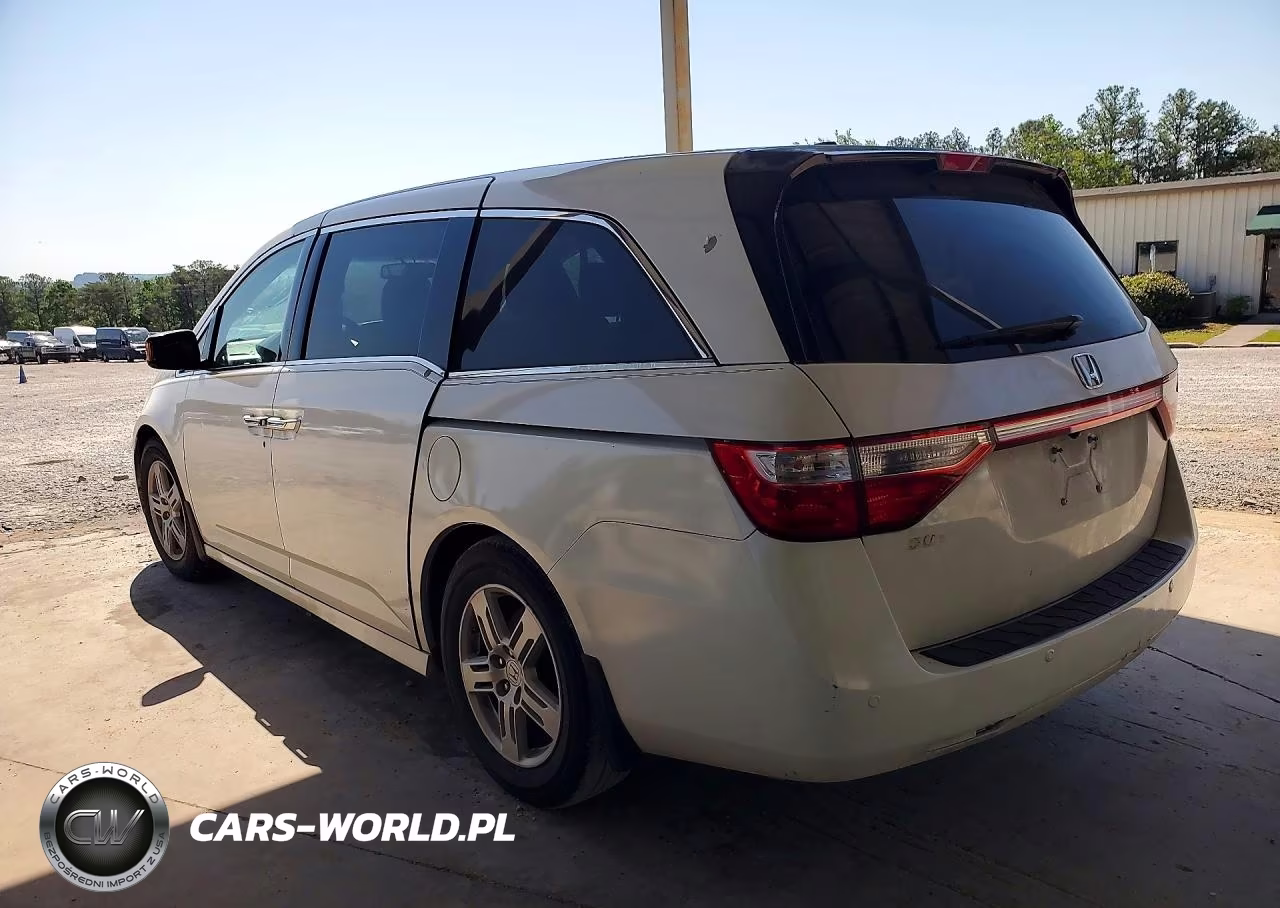 2013 Honda Odyssey Touring VIN:5FNRL5H90DB008959 - 2