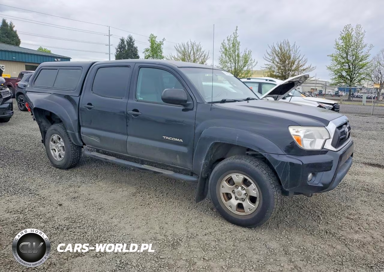 2015 Toyota Tacoma V6 VIN:3TMLU4EN1FM188742 - 4