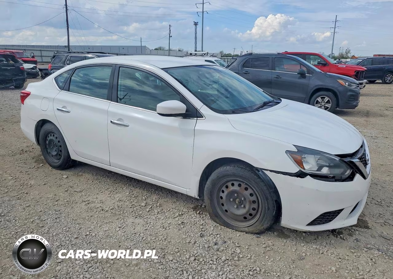 2018 Nissan Sentra S VIN:3N1AB7AP1JY307920 - 4