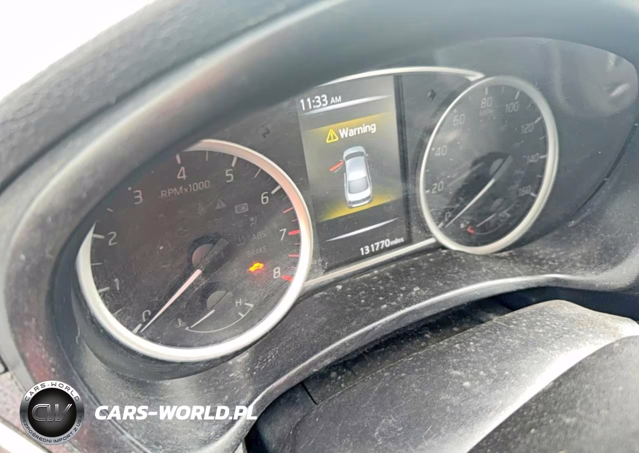 2018 Nissan Sentra S VIN:3N1AB7AP1JY307920 - 9