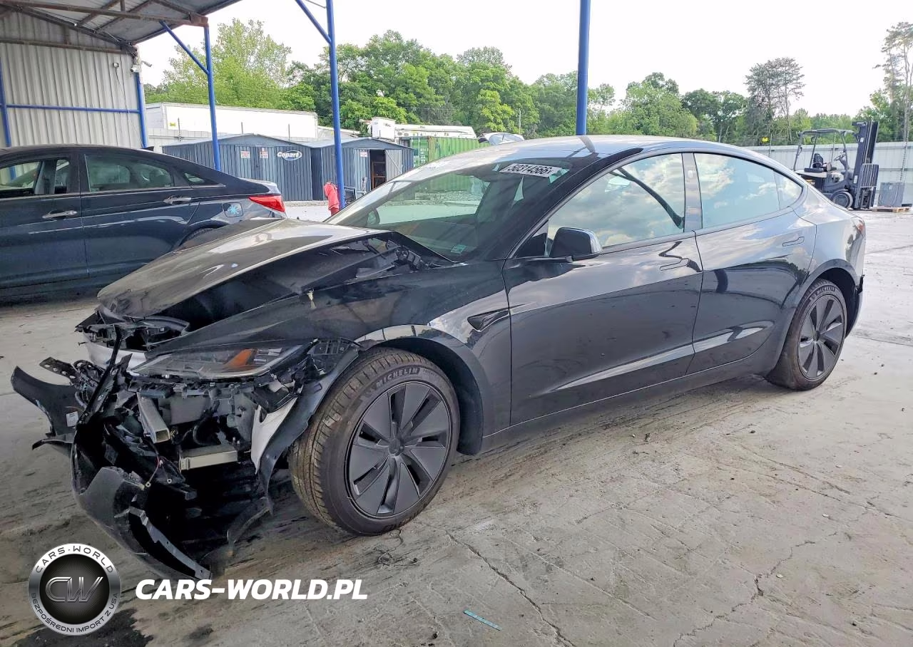 2026 Tesla Model 3 – zdjęcie 1 z 12