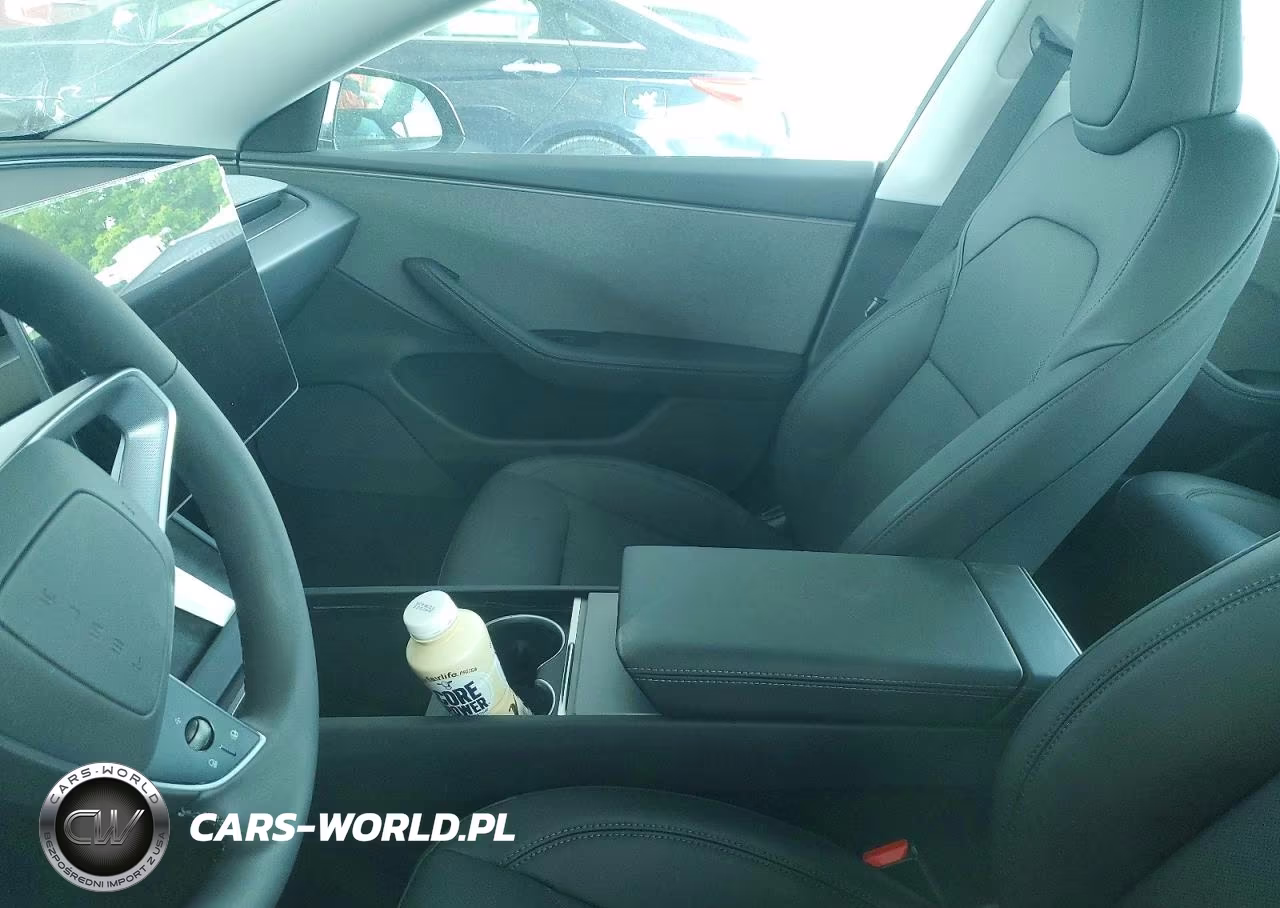 2026 Tesla Model 3 VIN:5YJ3E1EA4TF131735 - 9