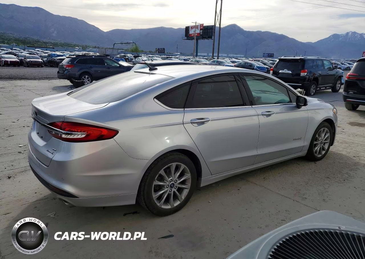 2017 Ford Fusion Se Hybrid VIN:3FA6P0LU4HR325949 - 3