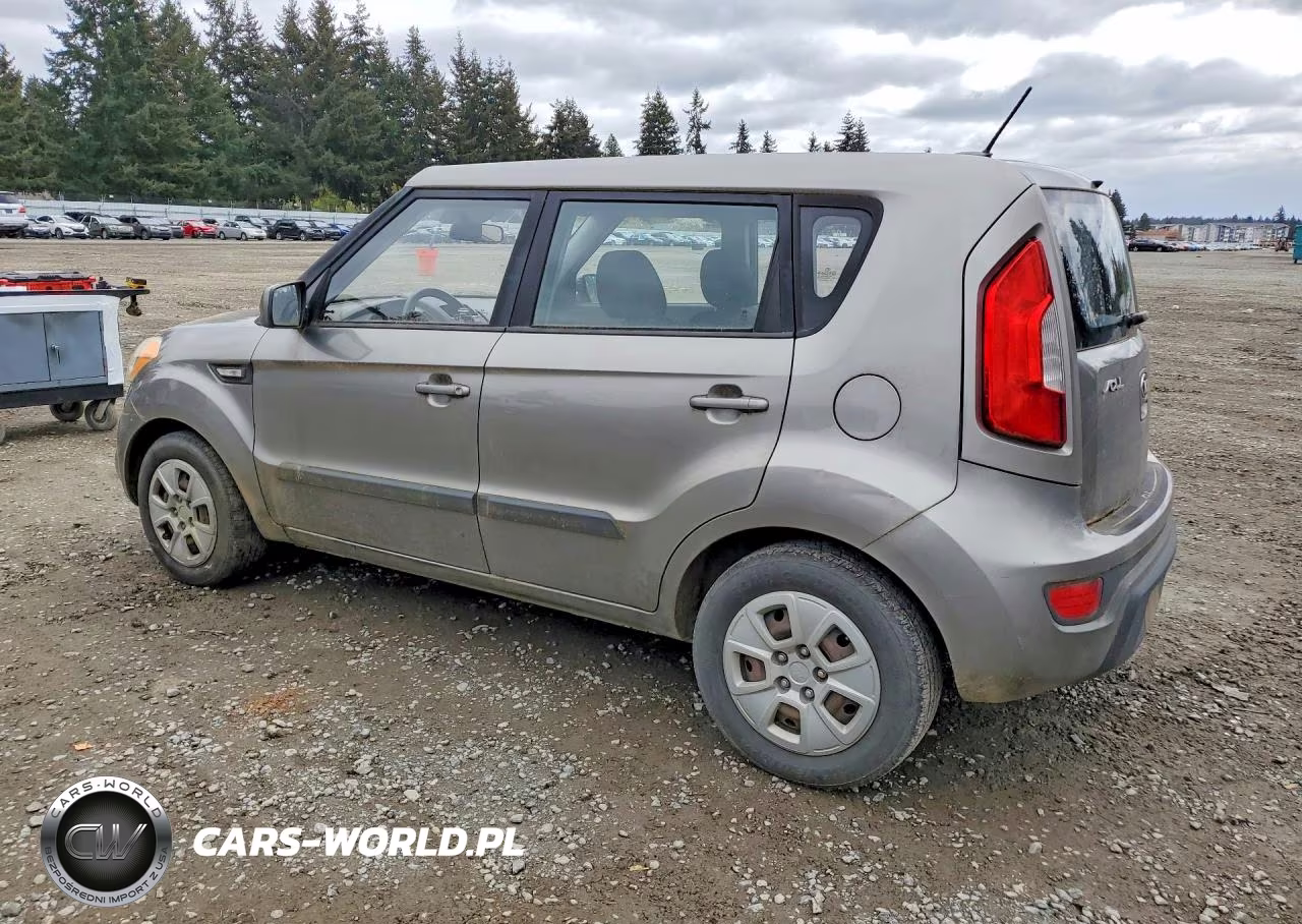 2013 Kia Soul Base VIN:KNDJT2A51D7555814 - 2