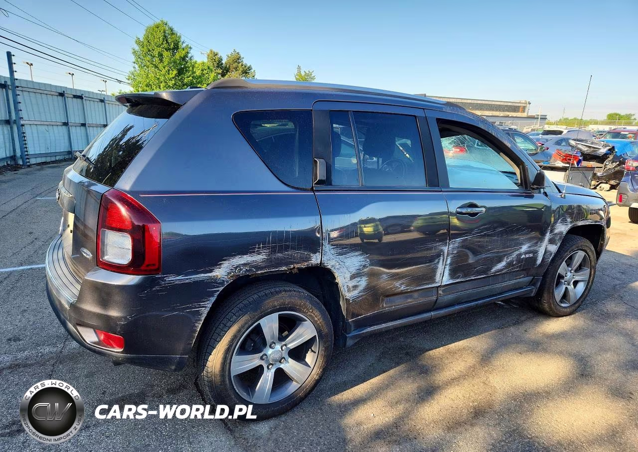 2016 Jeep Compass Latitude VIN:1C4NJDEB6GD598814 - 3