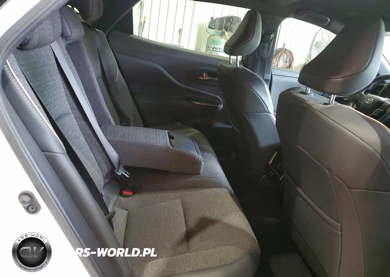 2024 Toyota Crown Xle VIN:JTDAAAAF1R3027942 - 10
