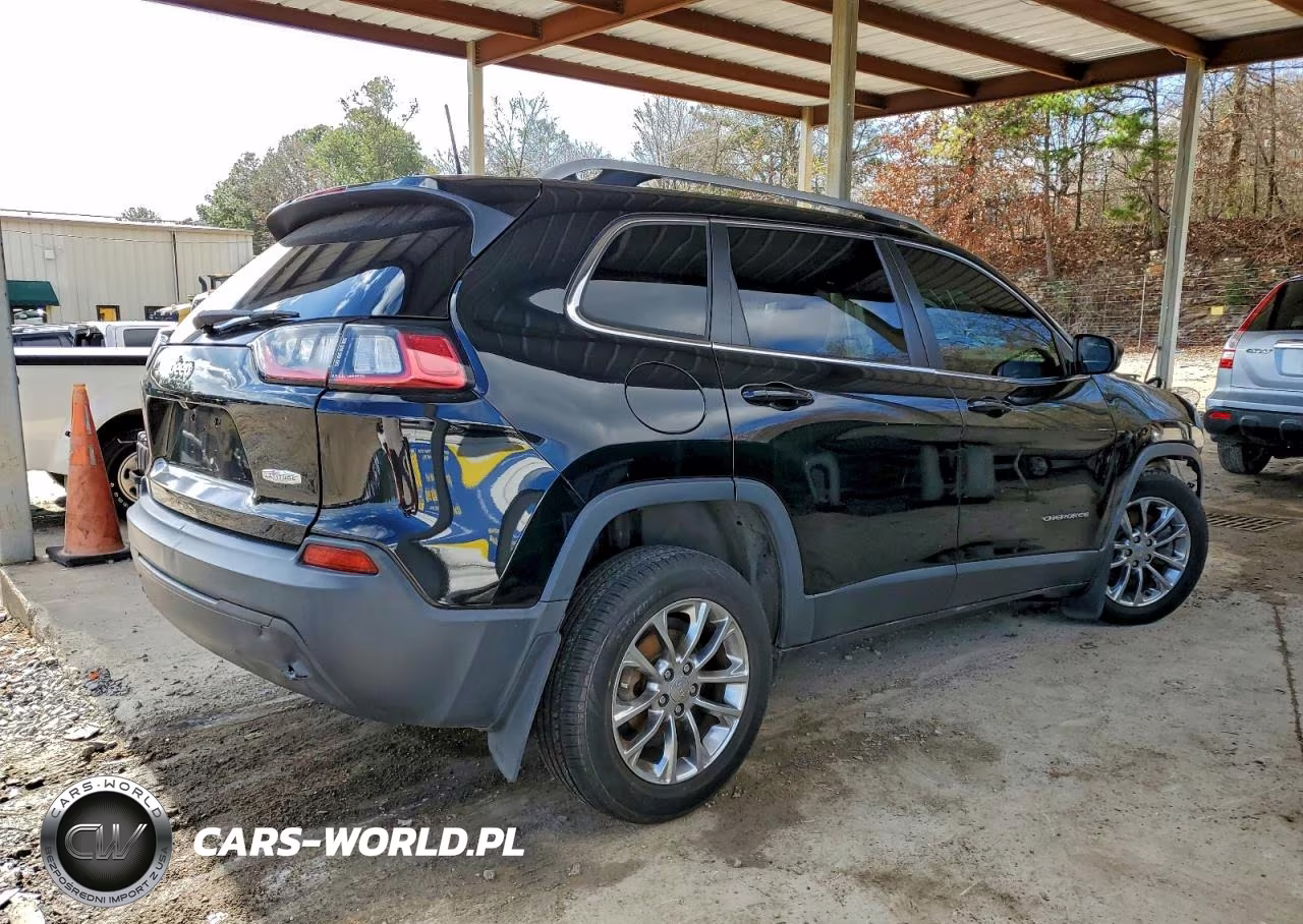 2019 Jeep Cherokee Latitude VIN:1C4PJLCB6KD114624 - 3