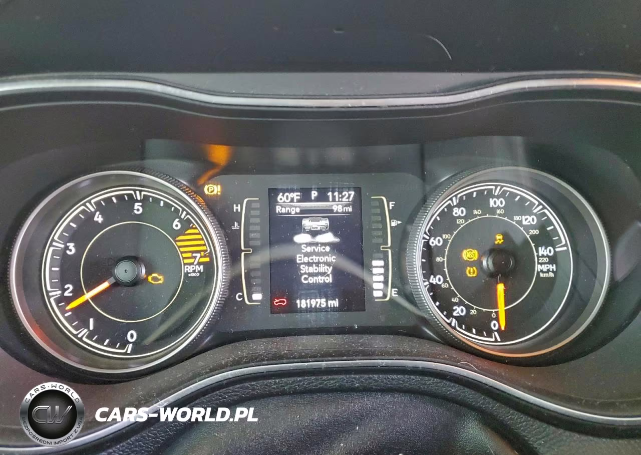 2019 Jeep Cherokee Latitude VIN:1C4PJLCB6KD114624 - 9
