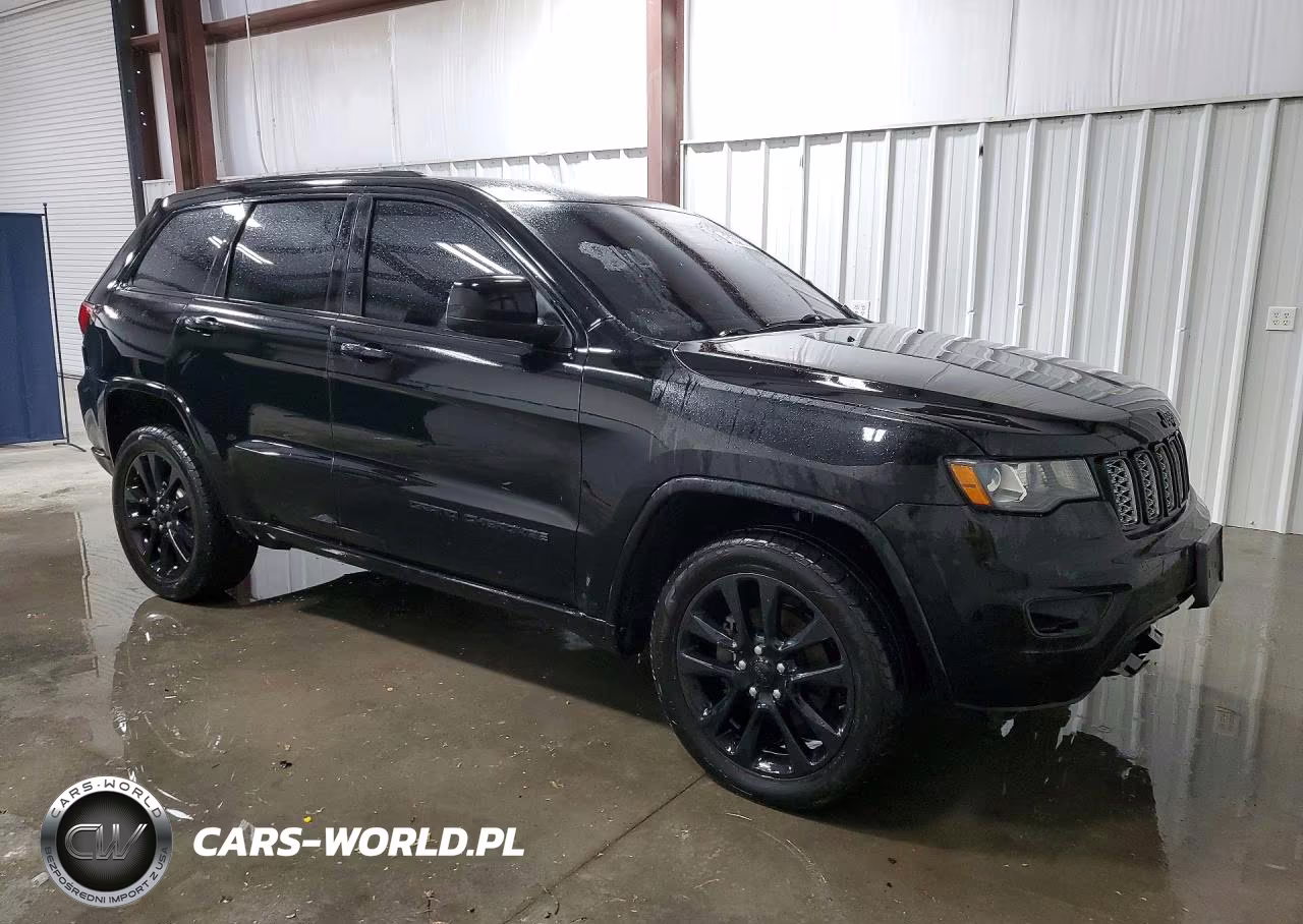 2018 Jeep Grand Cherokee Laredo VIN:1C4RJFAG2JC336882 - 4