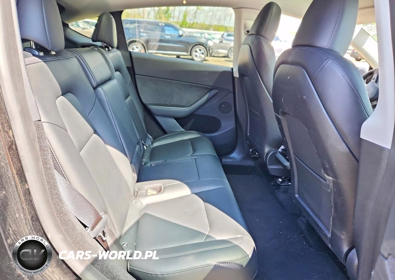 2023 Tesla Model Y VIN:7SAYGDEE2PA170737 - 10