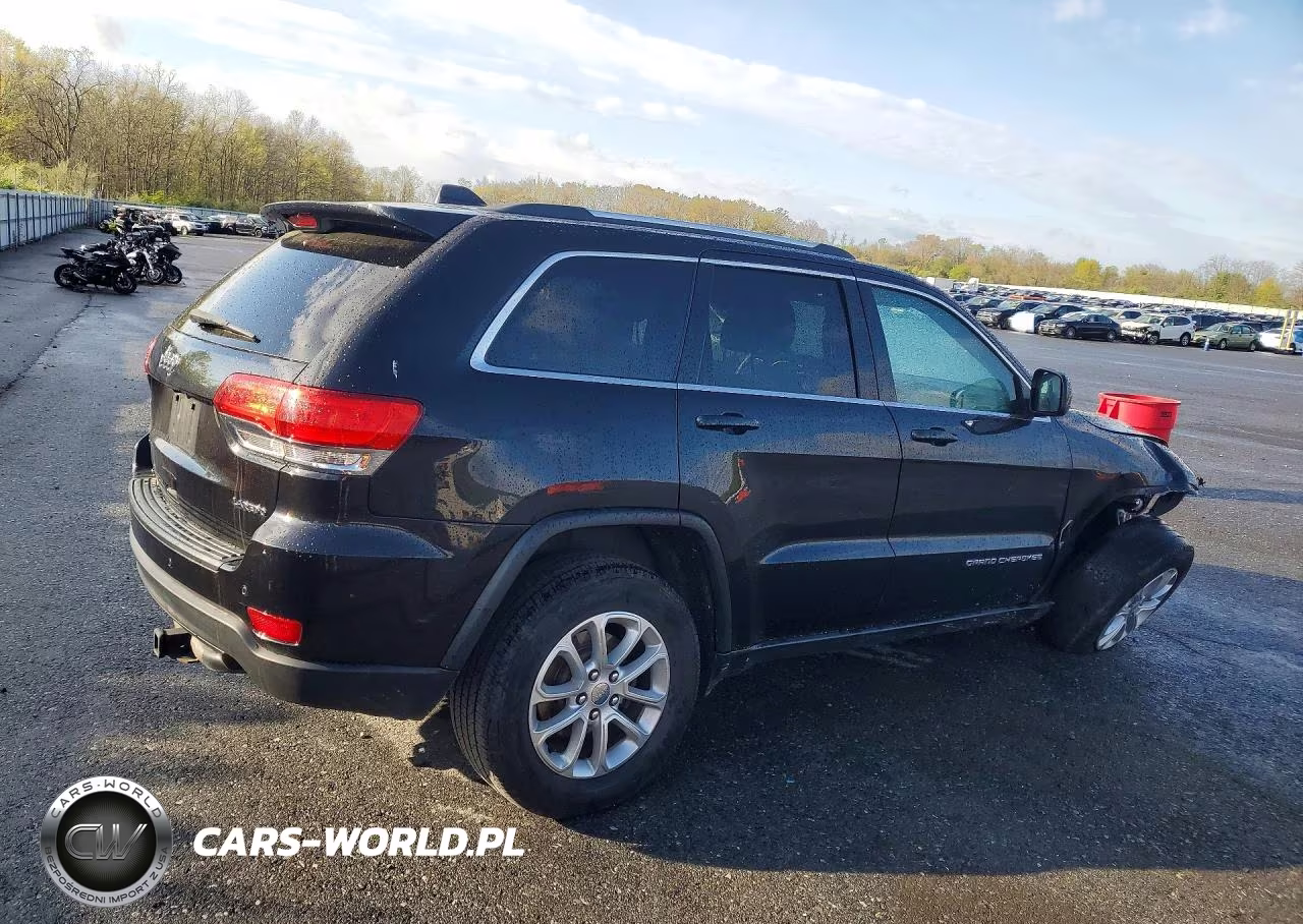 2016 Jeep Grand Cherokee Laredo VIN:1C4RJFAG3GC426132 - 3
