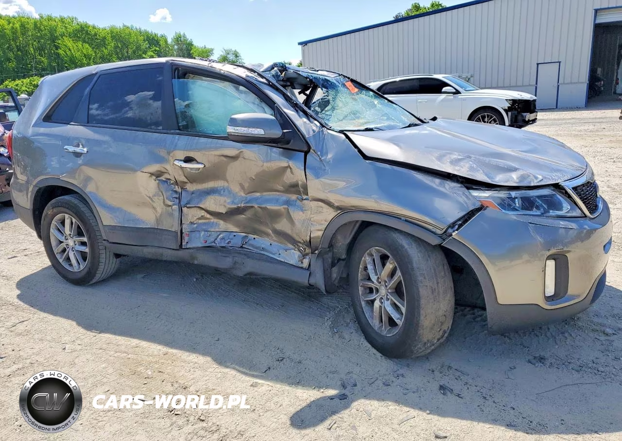 2014 Kia Sorento Lx VIN:5XYKTDA61EG466421 - 4