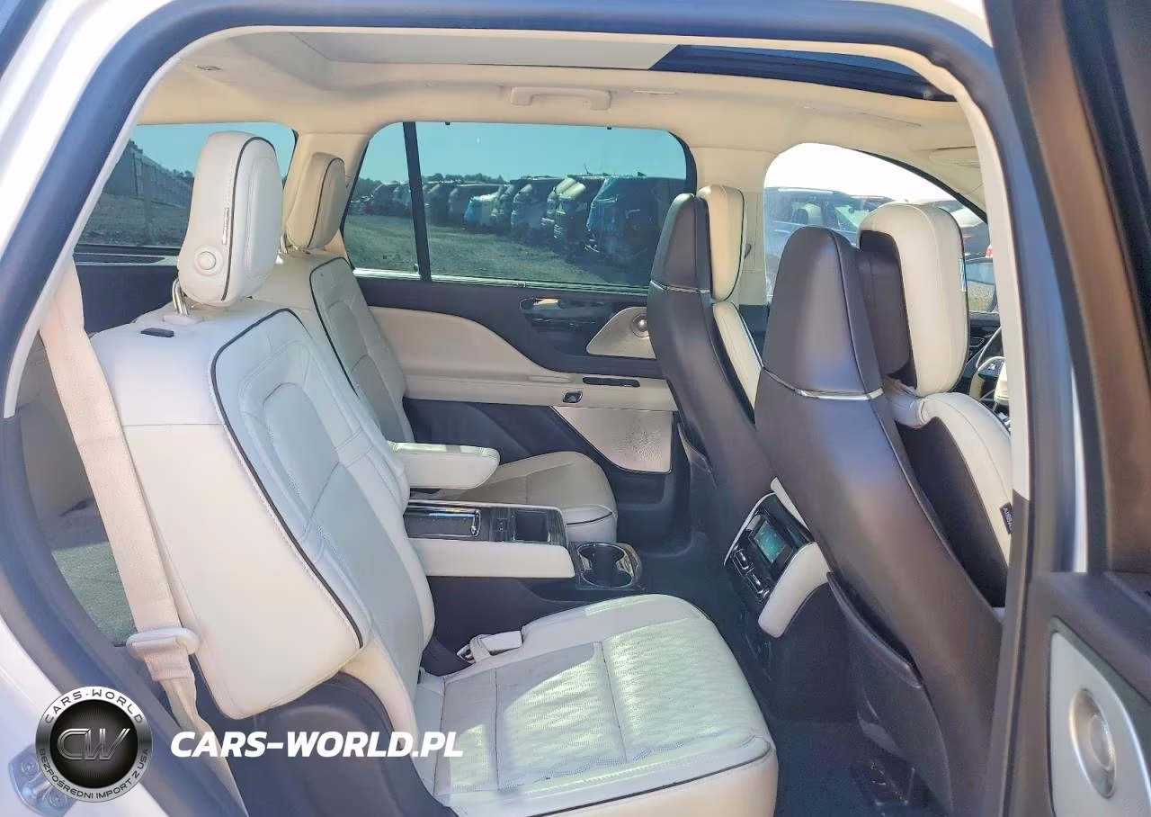 2020 Lincoln Aviator Black Label Grand Touring VIN:5LMYJ9YY3LGL32081 - 11