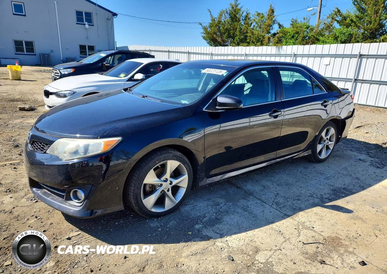 2012 Toyota Camry Se Sport Limited Edition – zdjęcie 1 z 12
