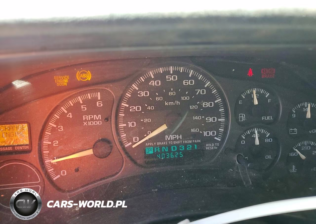 2000 Chevrolet Silverado C1500 VIN:1GCEC14V0YZ233246 - 9