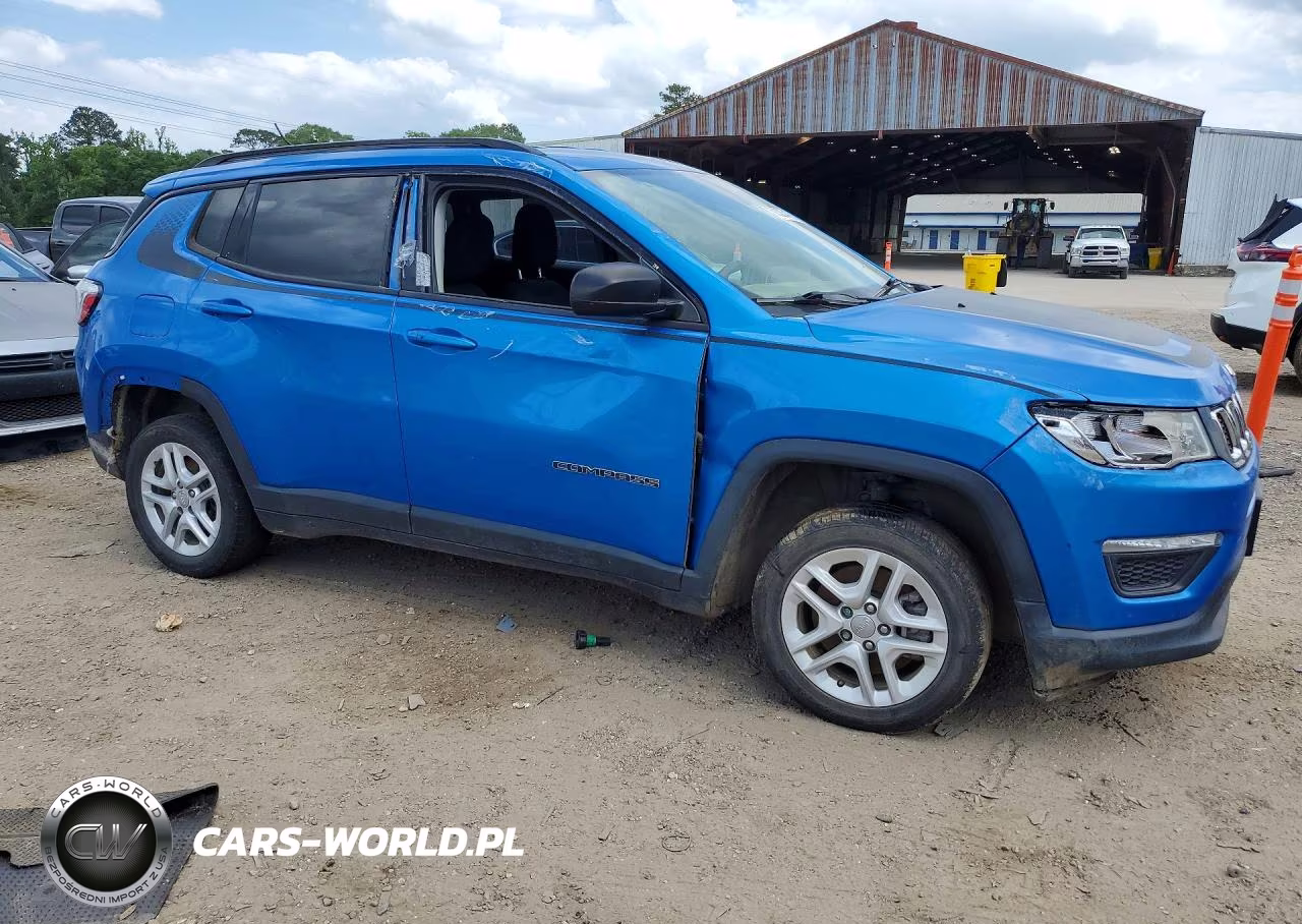 2018 Jeep Compass Sport VIN:3C4NJCAB0JT255109 - 4