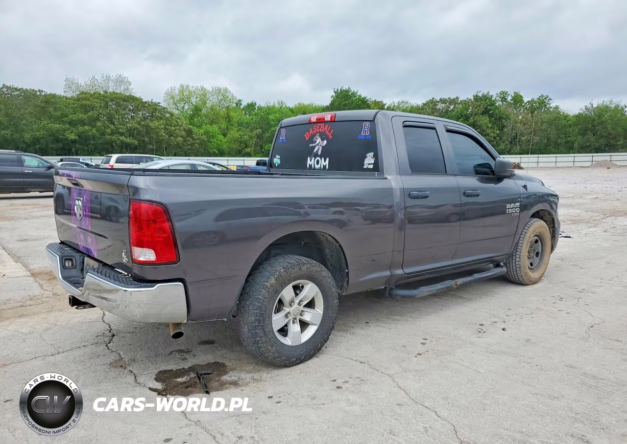 2019 Ram 1500 Classic Tradesman VIN:1C6RR6FG1KS598456 - 3