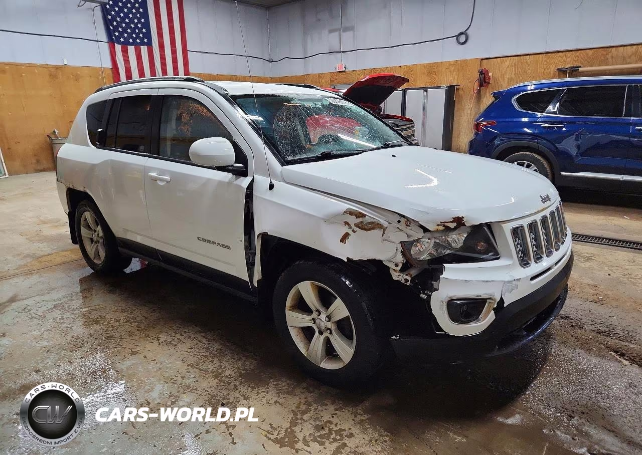 2015 Jeep Compass Latitude VIN:1C4NJDEB4FD291429 - 4