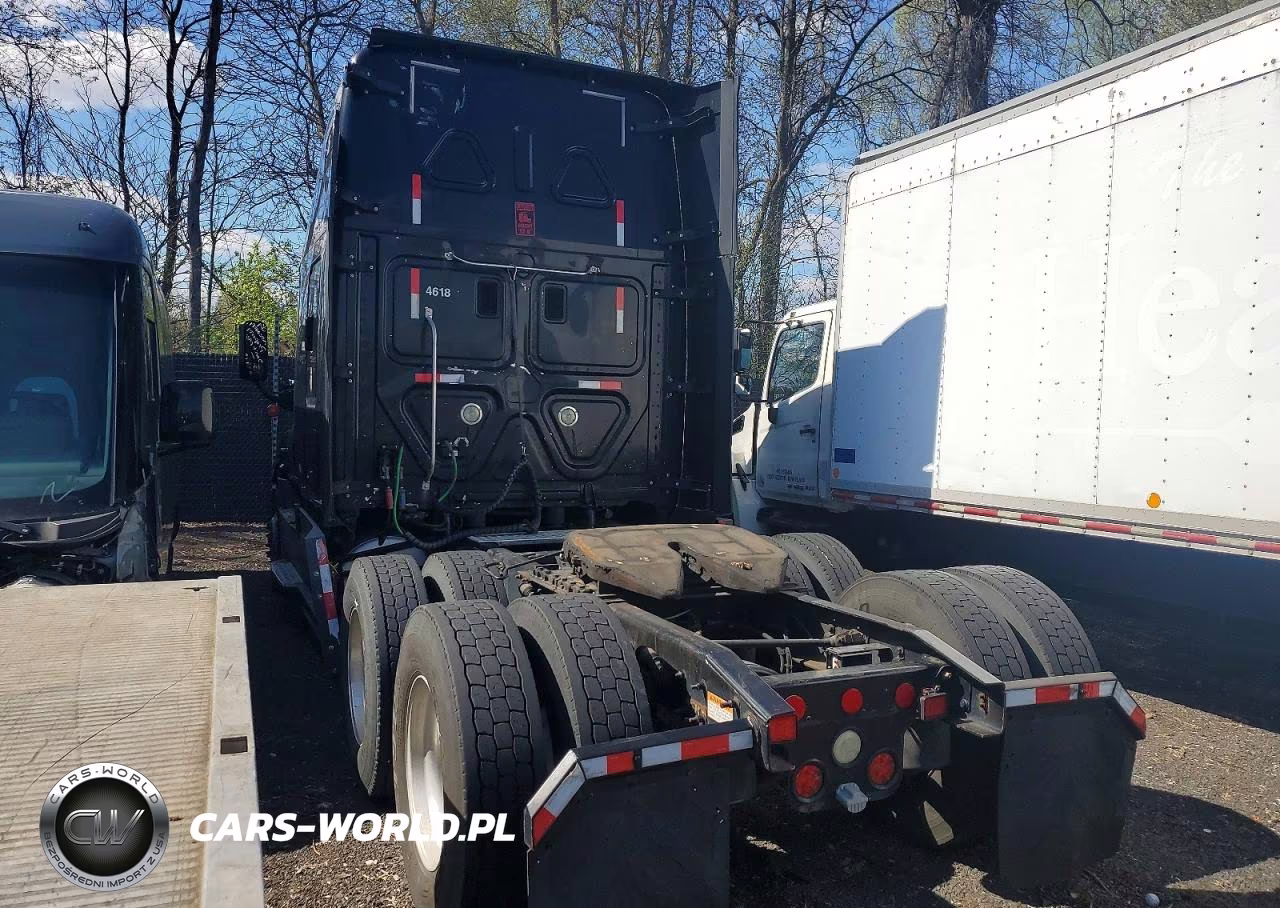 2016 Freightliner Cascadia 125 VIN:3AKJGLD58GSHE4618 - 3