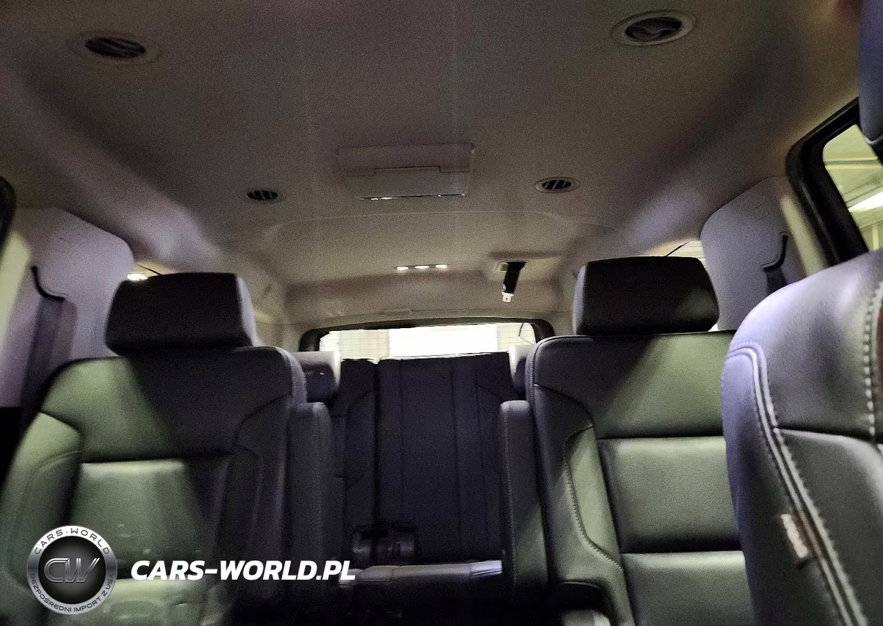 2018 Chevrolet Suburban K1500 Premier VIN:1GNSKJKCXJR296567 - 10