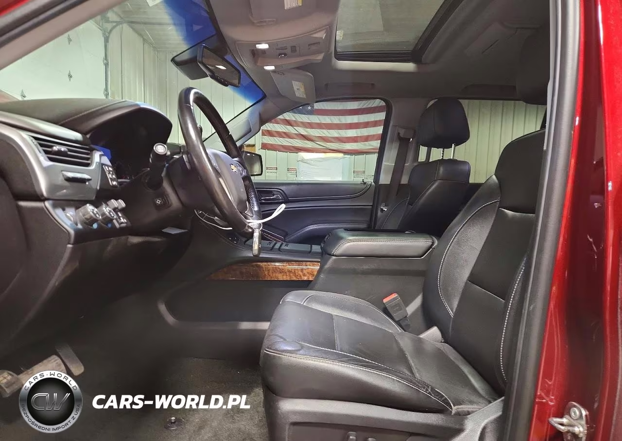 2018 Chevrolet Suburban K1500 Premier VIN:1GNSKJKCXJR296567 - 7
