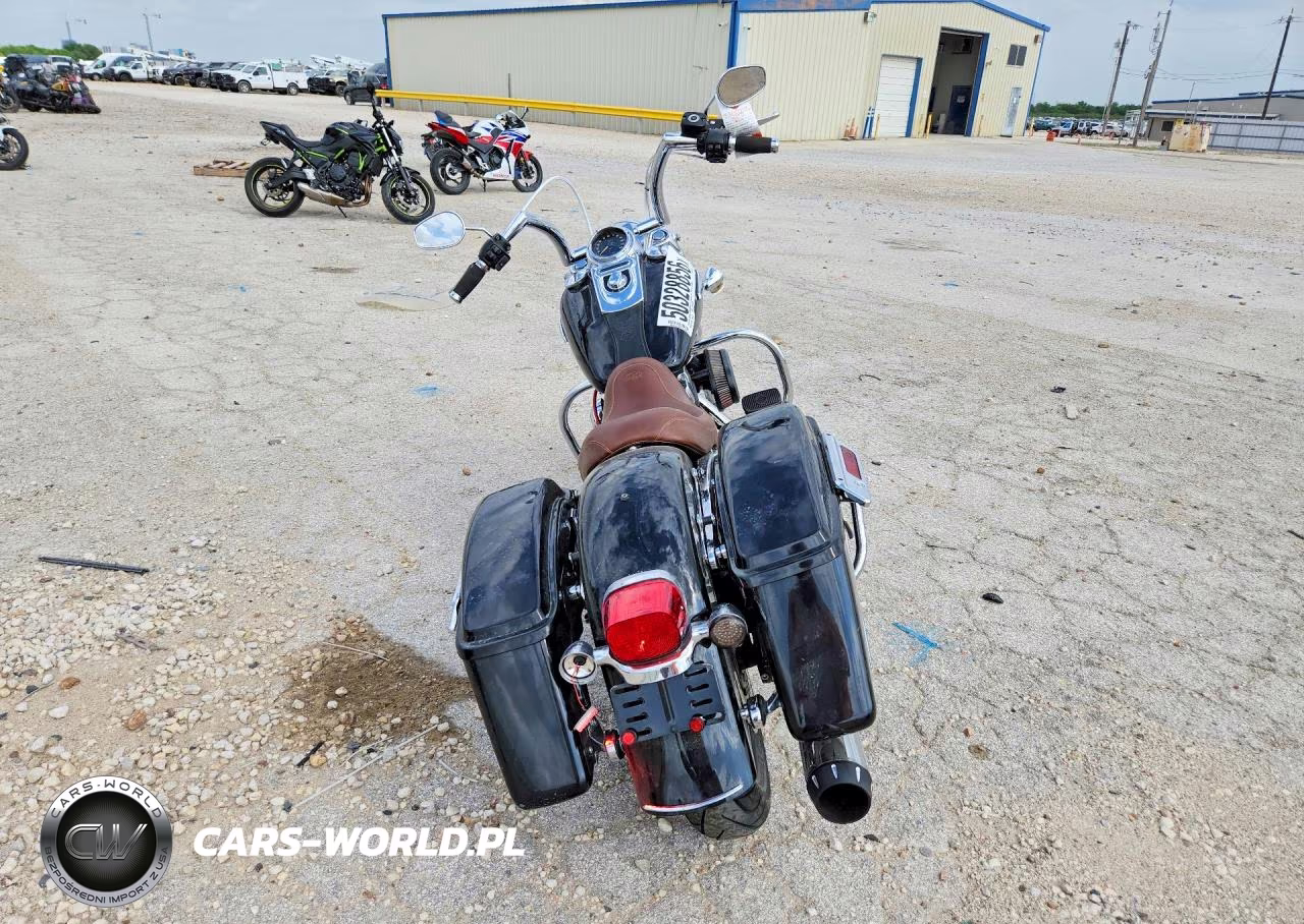 2015 Harley-Davidson Fld Switchback VIN:1HD1GZM18FC308725 - 4
