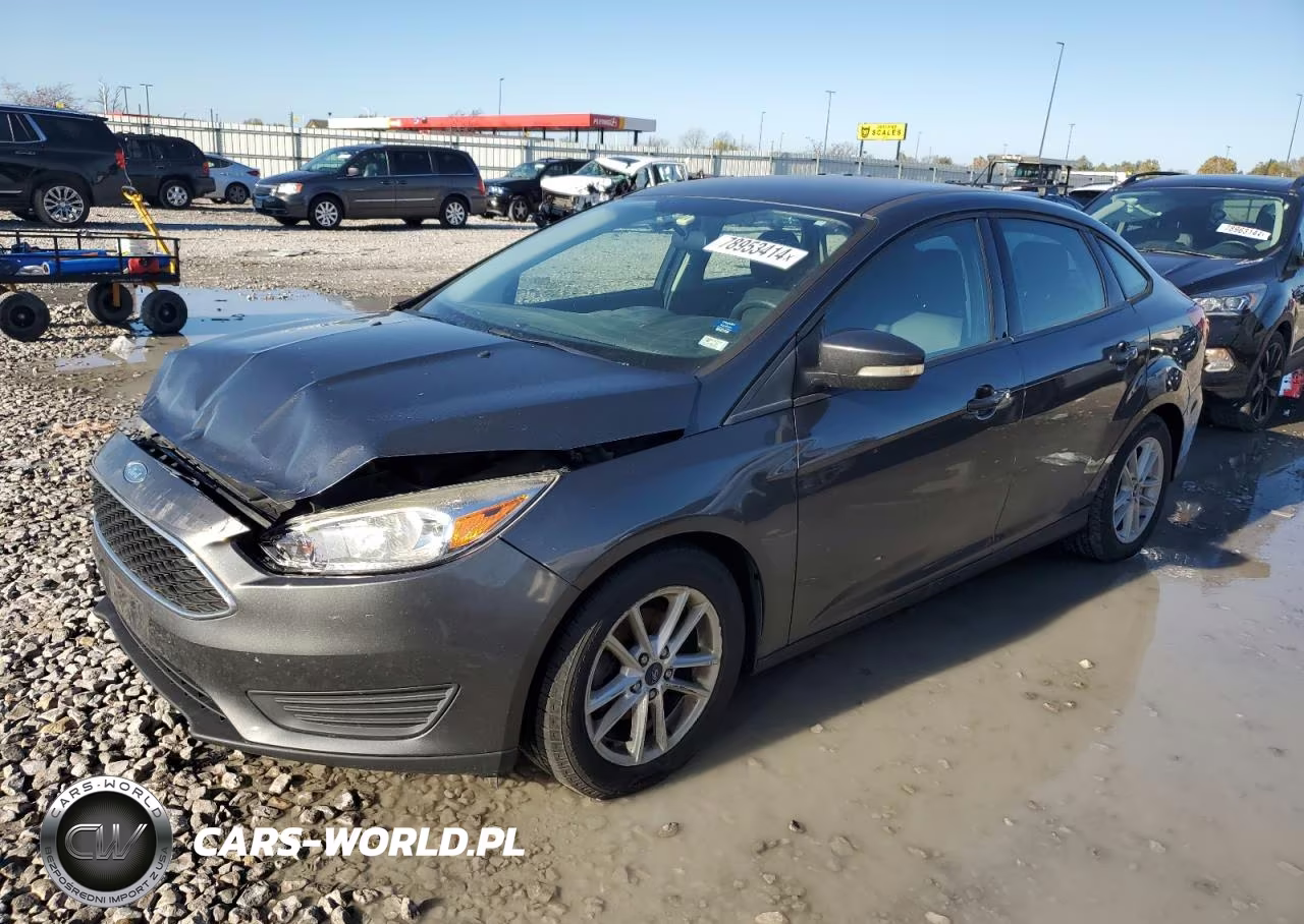 2017 Ford Focus Se VIN:1FADP3F28HL324725 - 1