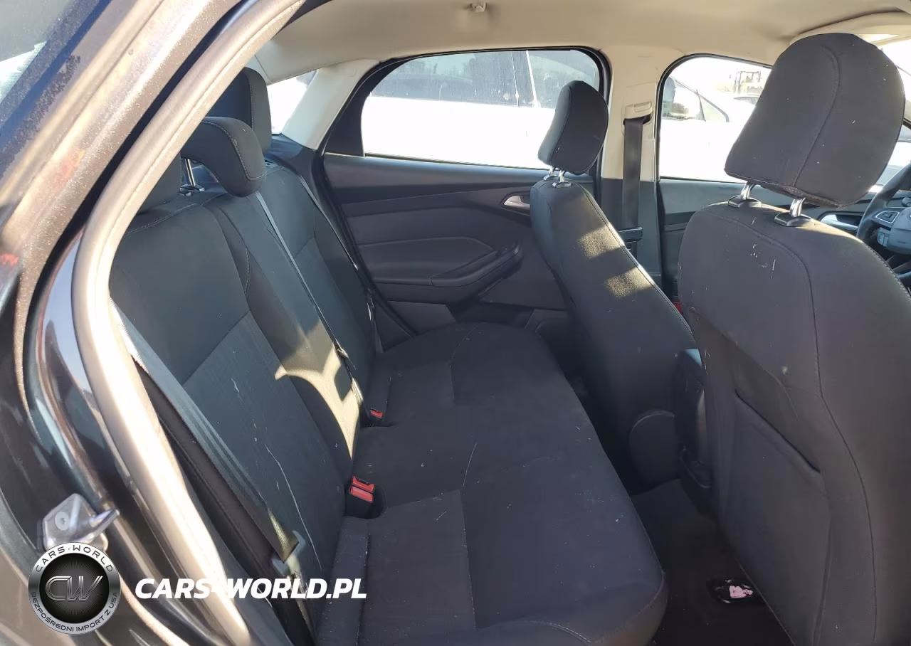2017 Ford Focus Se VIN:1FADP3F28HL324725 - 13