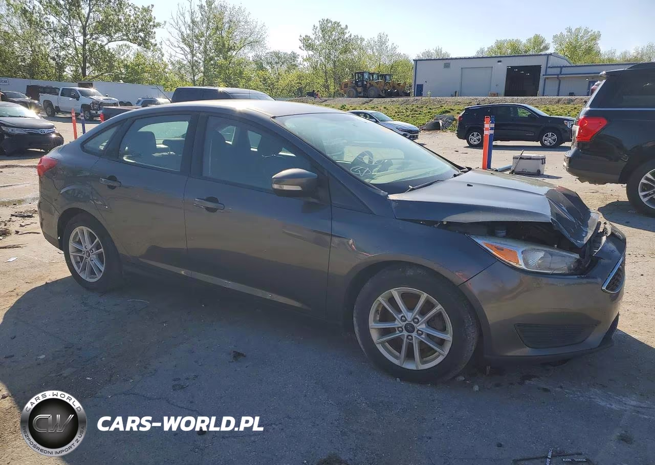 2017 Ford Focus Se VIN:1FADP3F28HL324725 - 6