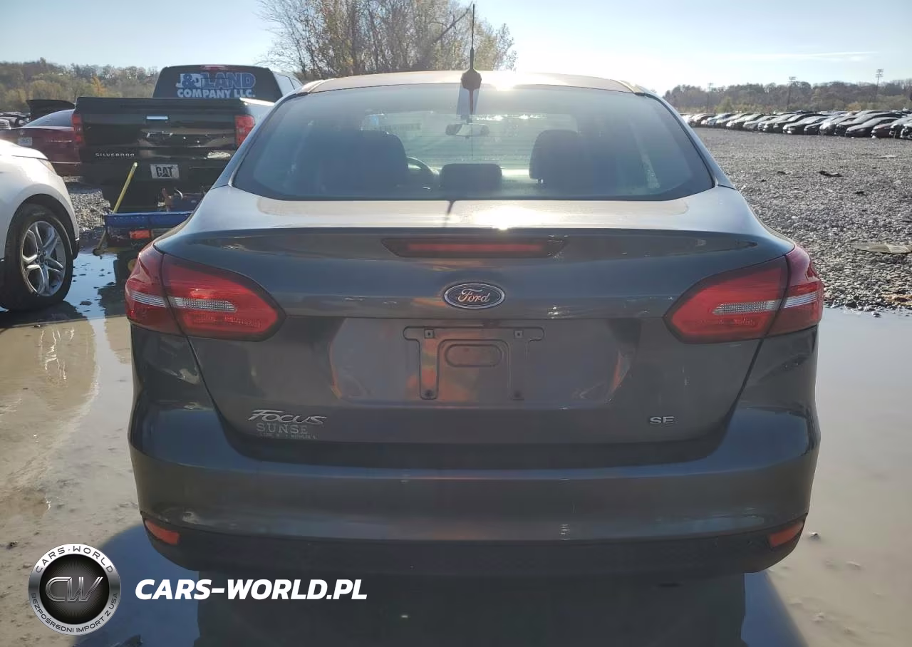 2017 Ford Focus Se VIN:1FADP3F28HL324725 - 9