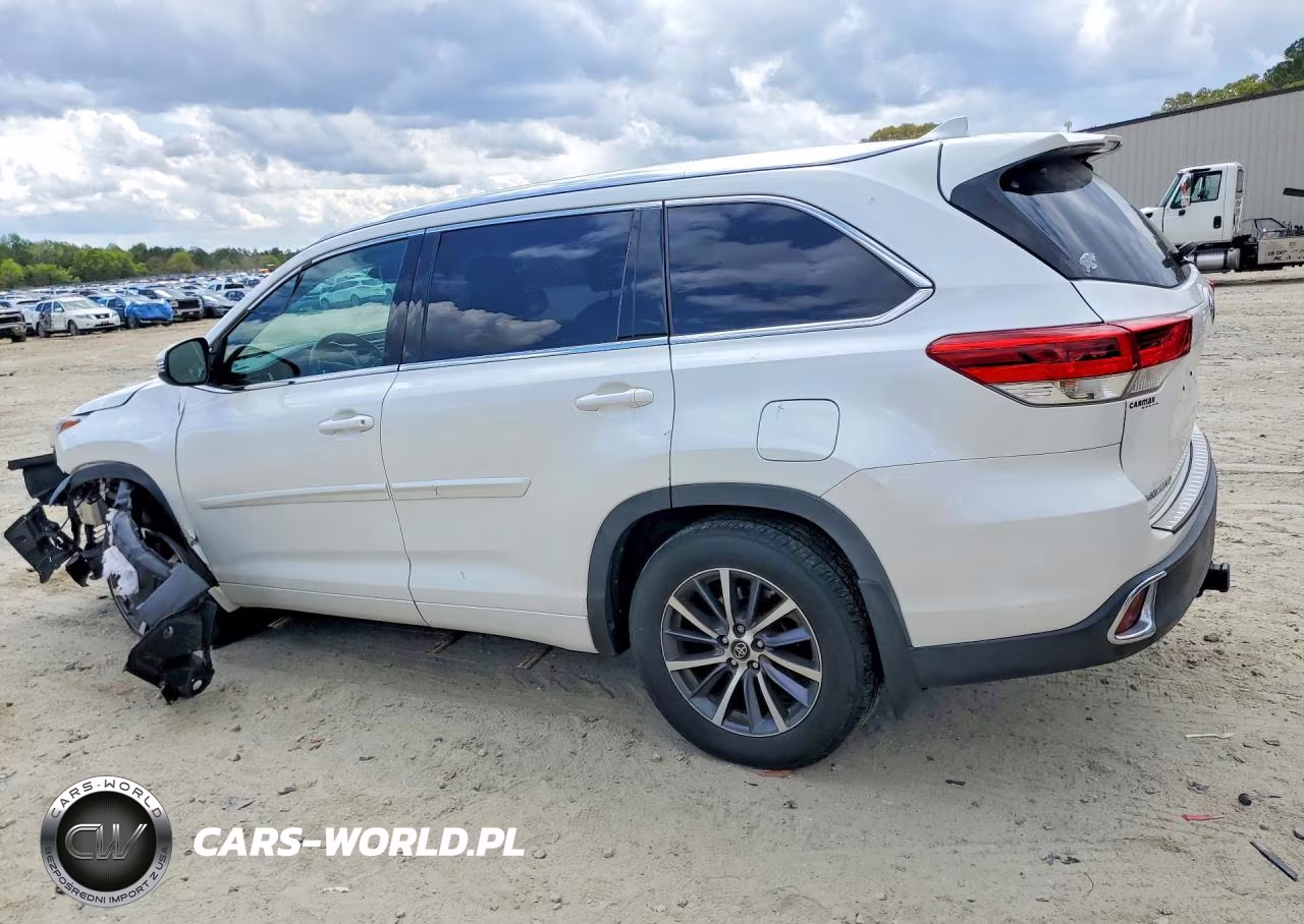 2018 Toyota Highlander Xle VIN:5TDJZRFH3JS833253 - 2