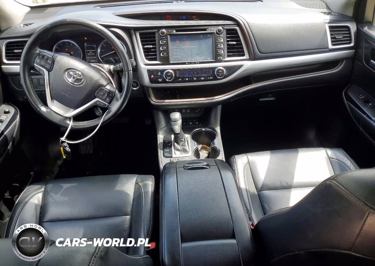 2018 Toyota Highlander Xle VIN:5TDJZRFH3JS833253 - 8