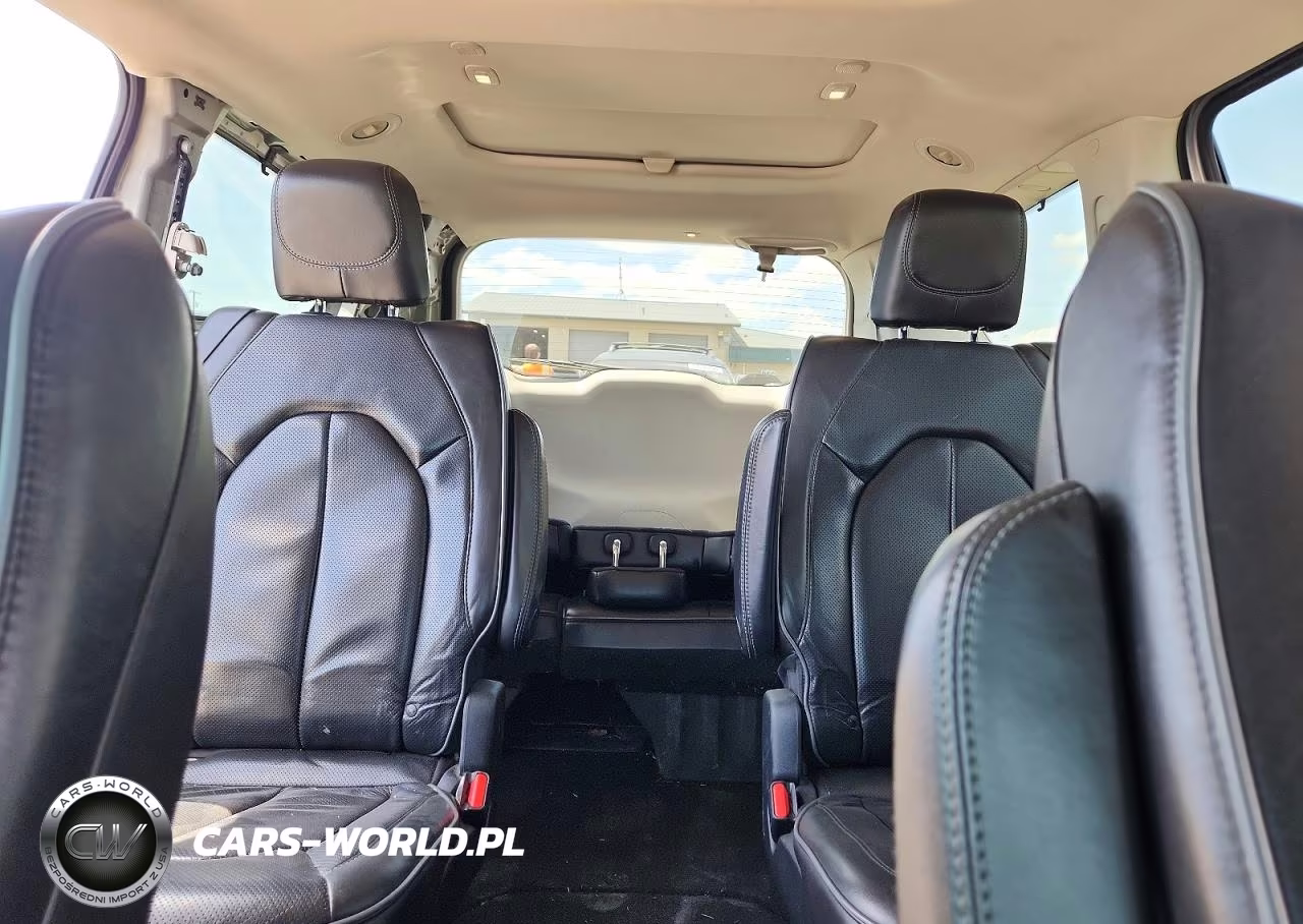 2019 Chrysler Pacifica Limited VIN:2C4RC1GG5KR731149 - 10