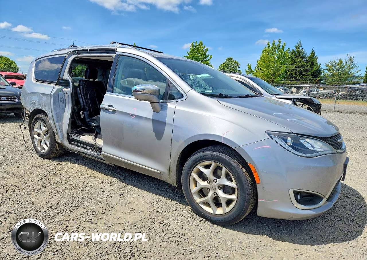 2019 Chrysler Pacifica Limited VIN:2C4RC1GG5KR731149 - 4