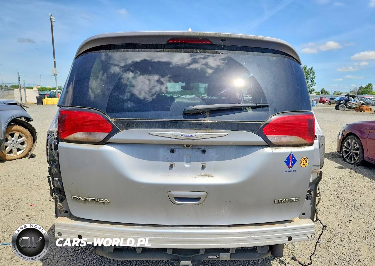 2019 Chrysler Pacifica Limited VIN:2C4RC1GG5KR731149 - 6
