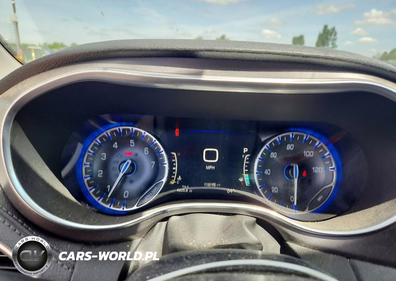 2019 Chrysler Pacifica Limited VIN:2C4RC1GG5KR731149 - 9