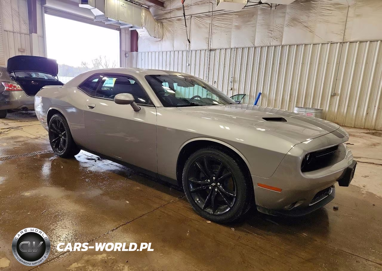 2017 Dodge Challenger Sxt VIN:2C3CDZAG2HH601195 - 4