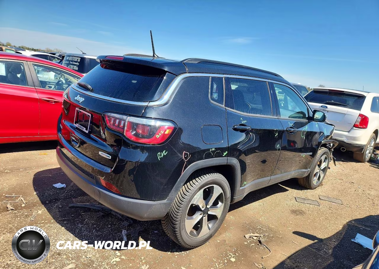 2018 Jeep Compass Latitude VIN:3C4NJDBB4JT191399 - 3