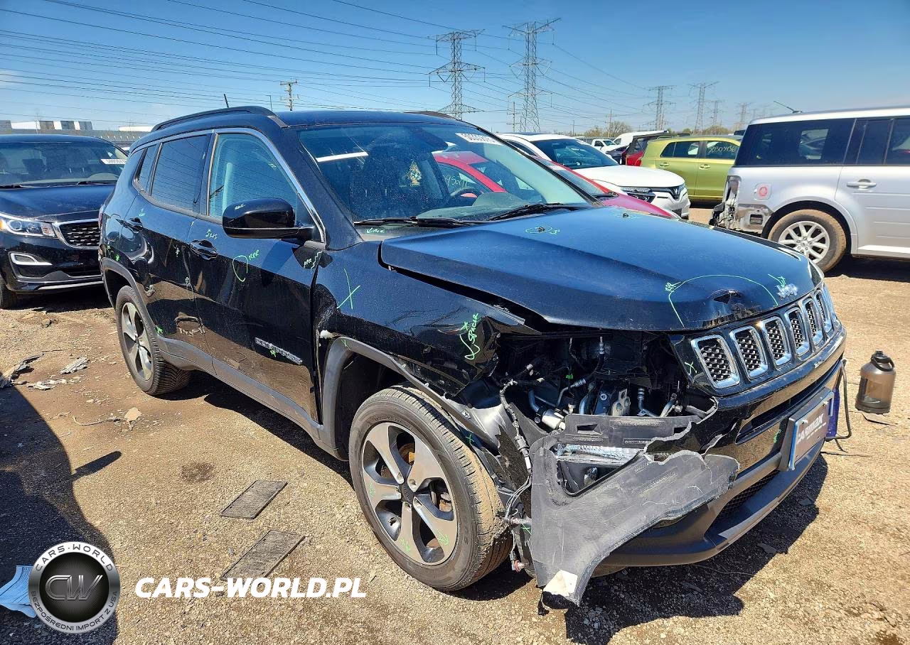 2018 Jeep Compass Latitude VIN:3C4NJDBB4JT191399 - 4