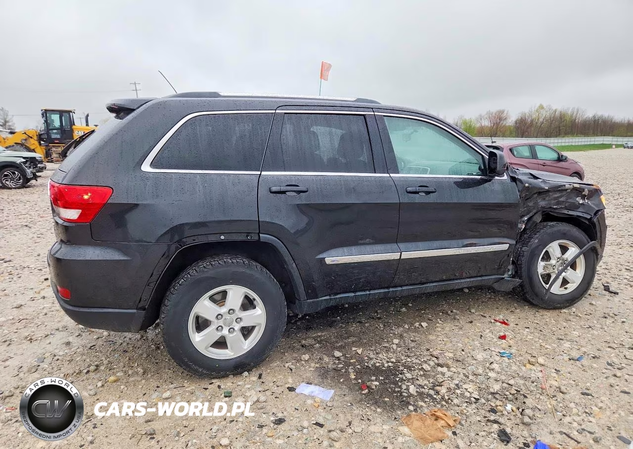2012 Jeep Grand Cherokee Laredo VIN:1C4RJFAG2CC349425 - 3