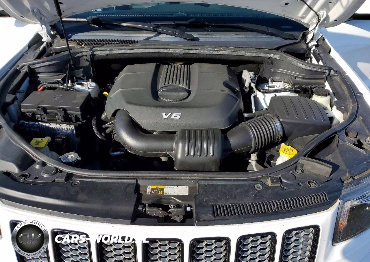 2015 Jeep Grand Cherokee Laredo VIN:1C4RJEAG4FC857054 - 12
