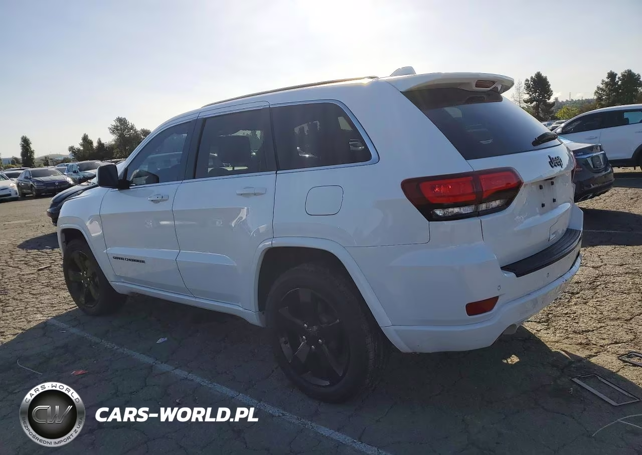 2015 Jeep Grand Cherokee Laredo VIN:1C4RJEAG4FC857054 - 2