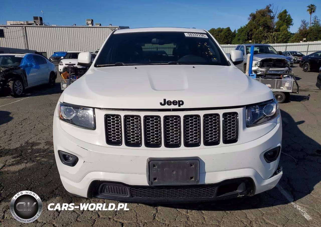 2015 Jeep Grand Cherokee Laredo VIN:1C4RJEAG4FC857054 - 5