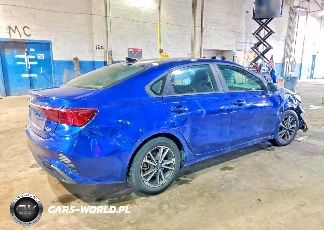 2023 Kia Forte Lxs VIN:3KPF24AD0PE652650 - 3