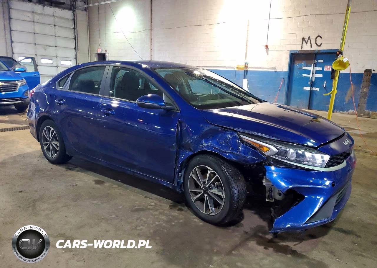 2023 Kia Forte Lxs VIN:3KPF24AD0PE652650 - 4
