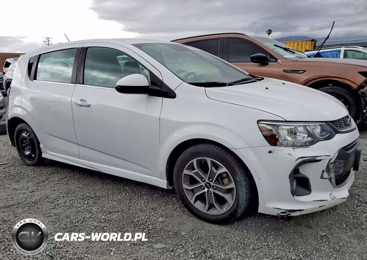 2018 Chevrolet Sonic Lt VIN:1G1JD6SG1J4128434 - 4